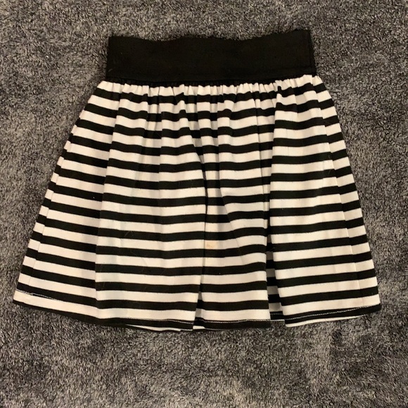 Youth Small Black & White Striped Skirt - Picture 3 of 5
